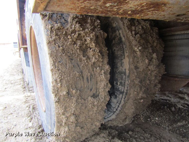 image for item FD9439 1986 Load King lowboy equipment trailer