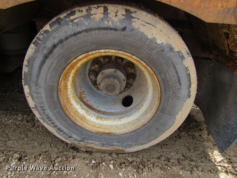 image for item FD9439 1986 Load King lowboy equipment trailer