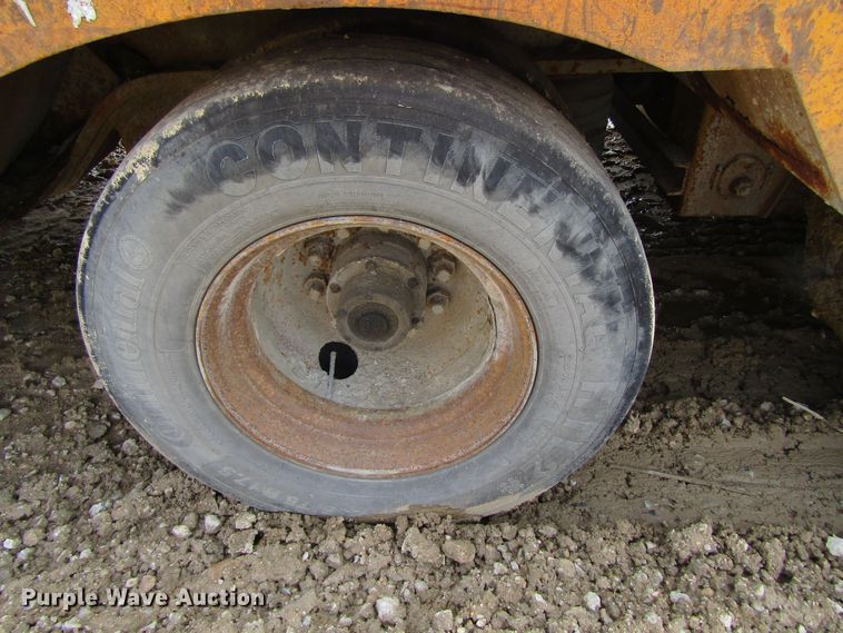 image for item FD9439 1986 Load King lowboy equipment trailer