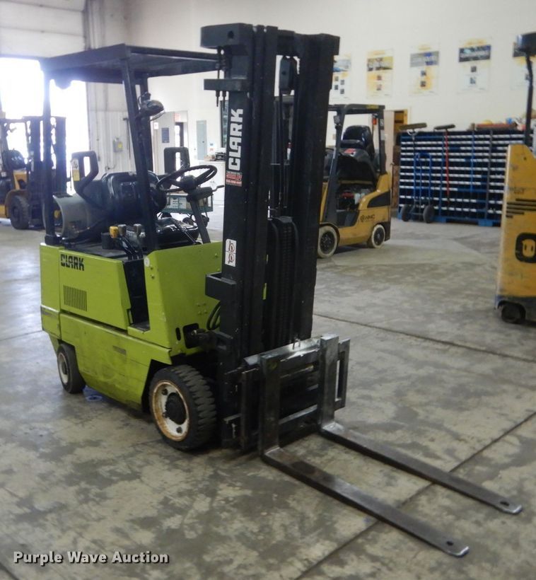 image for item FX9146 Clark GCX15E  forklift