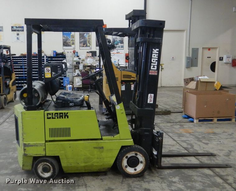 image for item FX9146 Clark GCX15E  forklift