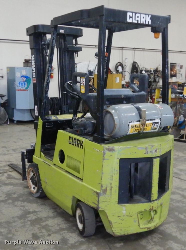 image for item FX9146 Clark GCX15E  forklift