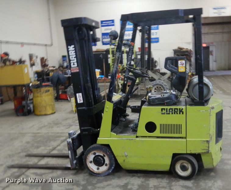 image for item FX9146 Clark GCX15E  forklift