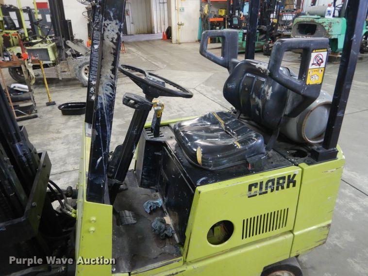 image for item FX9146 Clark GCX15E  forklift