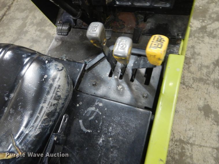 image for item FX9146 Clark GCX15E  forklift