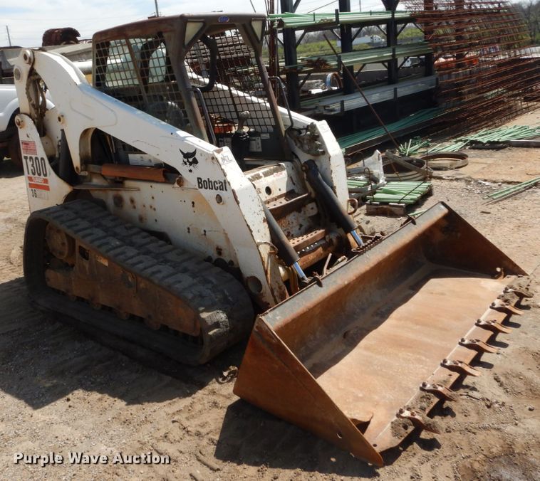image for item GB9892 2005 Bobcat T300  tracked skid steer loader