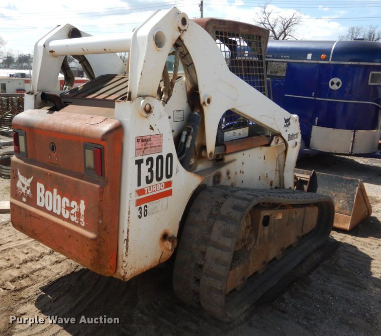 image for item GB9892 2005 Bobcat T300  tracked skid steer loader