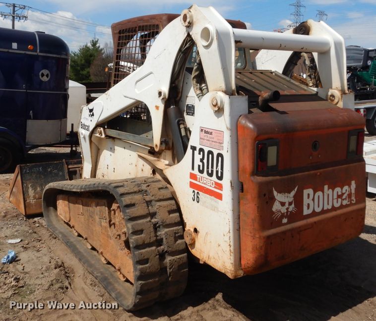 image for item GB9892 2005 Bobcat T300  tracked skid steer loader