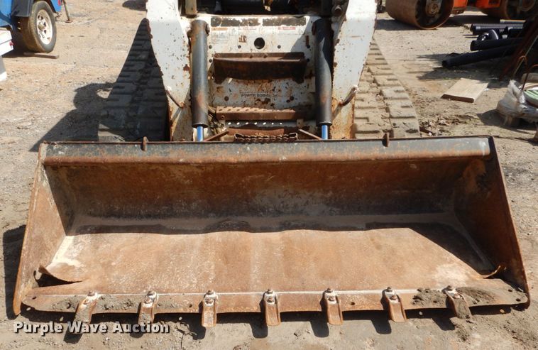 image for item GB9892 2005 Bobcat T300  tracked skid steer loader