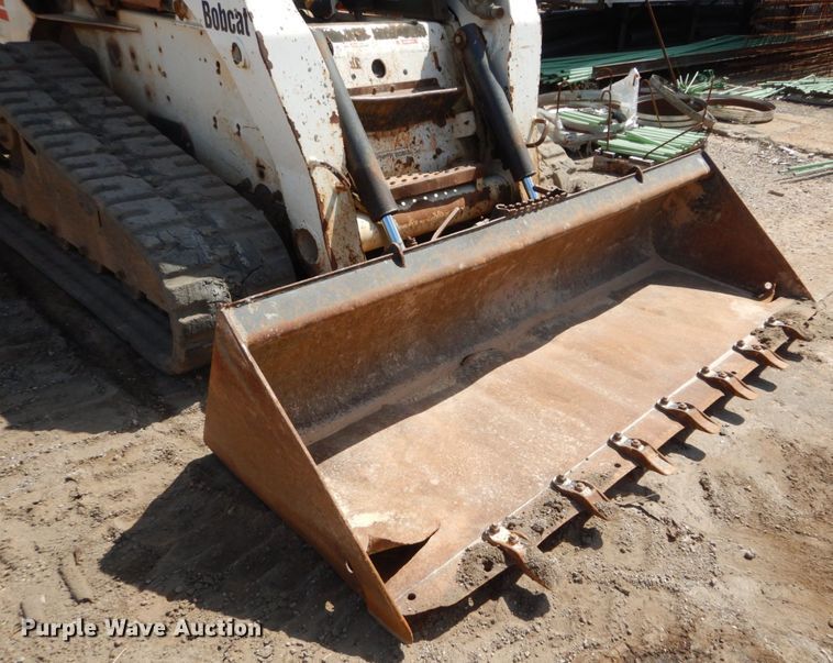 image for item GB9892 2005 Bobcat T300  tracked skid steer loader