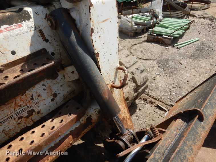 image for item GB9892 2005 Bobcat T300  tracked skid steer loader