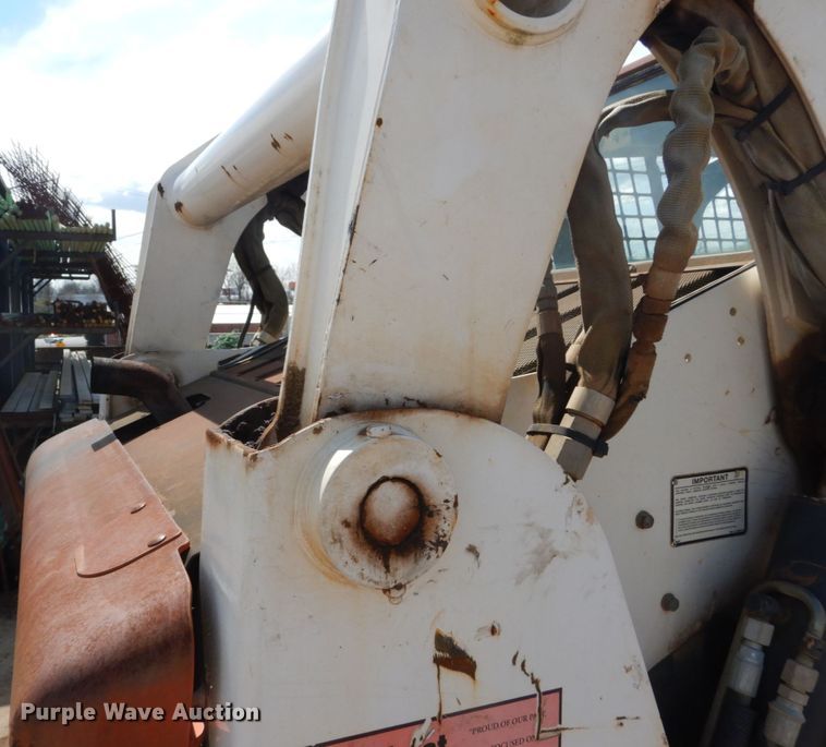 image for item GB9892 2005 Bobcat T300  tracked skid steer loader