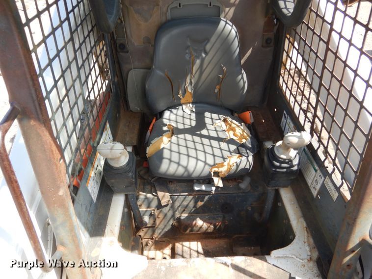 image for item GB9892 2005 Bobcat T300  tracked skid steer loader