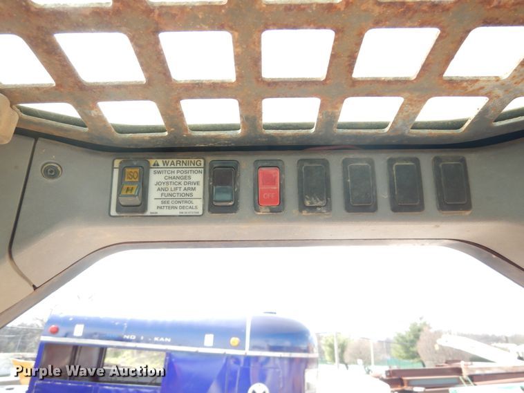 image for item GB9892 2005 Bobcat T300  tracked skid steer loader