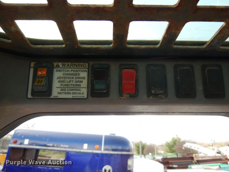 image for item GB9892 2005 Bobcat T300  tracked skid steer loader