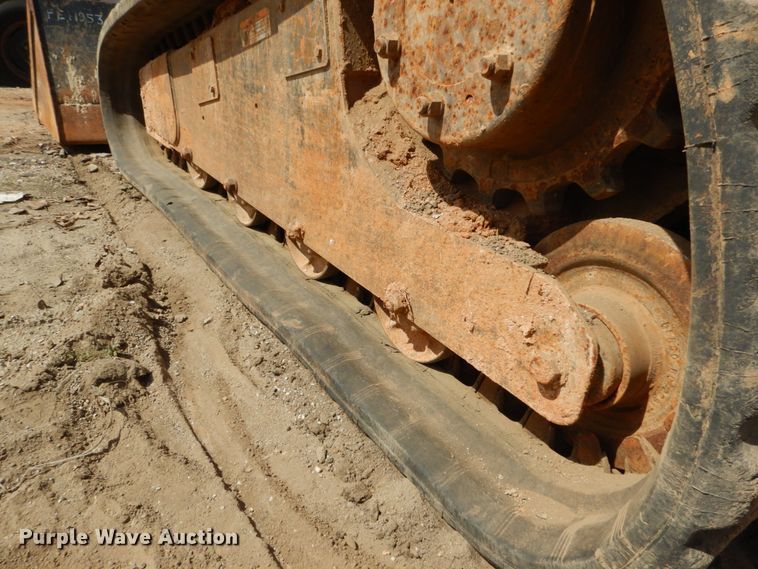 image for item GB9892 2005 Bobcat T300  tracked skid steer loader