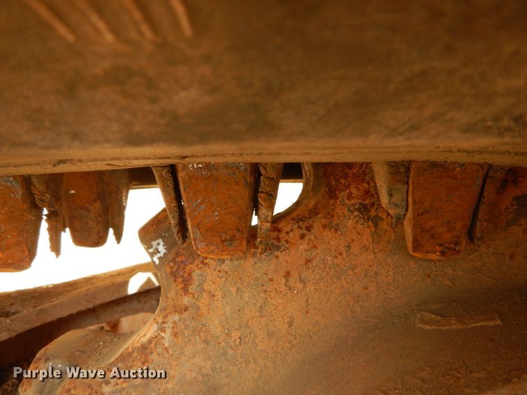 image for item GB9892 2005 Bobcat T300  tracked skid steer loader