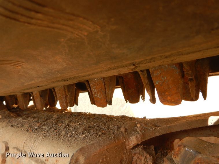 image for item GB9892 2005 Bobcat T300  tracked skid steer loader