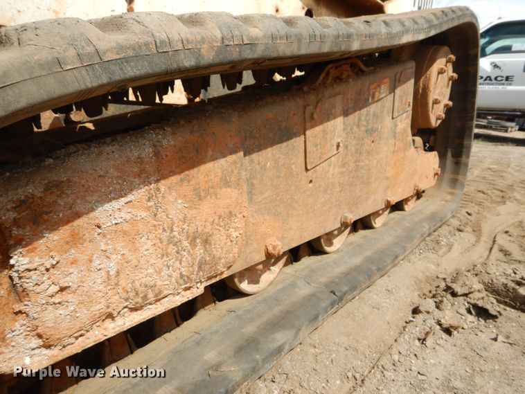 image for item GB9892 2005 Bobcat T300  tracked skid steer loader