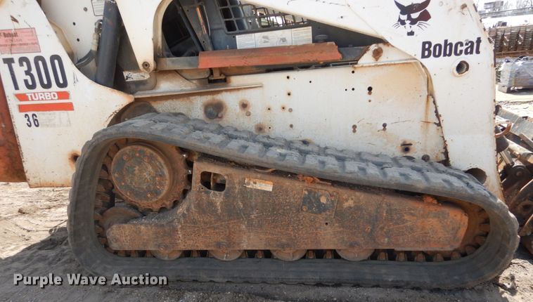 image for item GB9892 2005 Bobcat T300  tracked skid steer loader