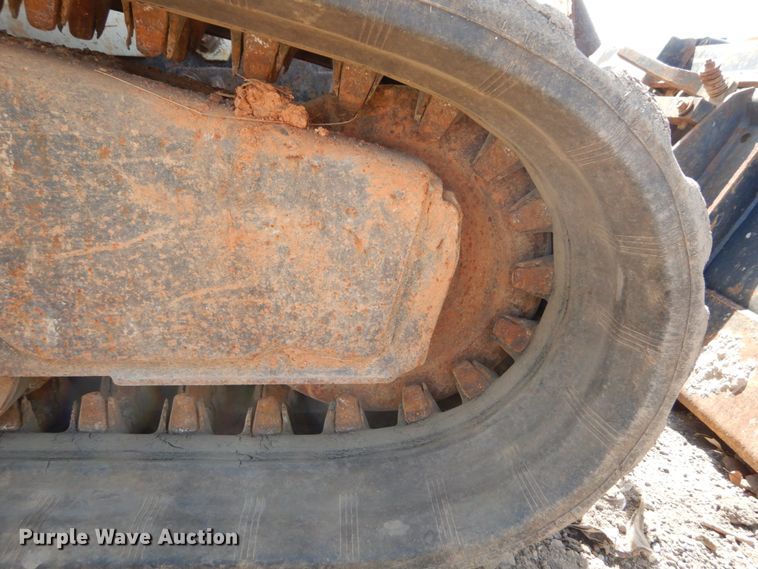 image for item GB9892 2005 Bobcat T300  tracked skid steer loader