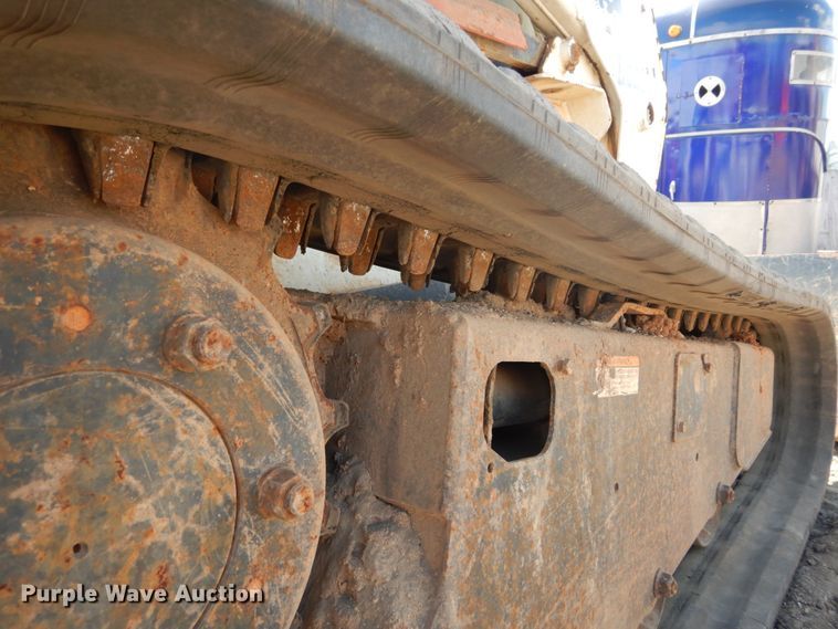 image for item GB9892 2005 Bobcat T300  tracked skid steer loader