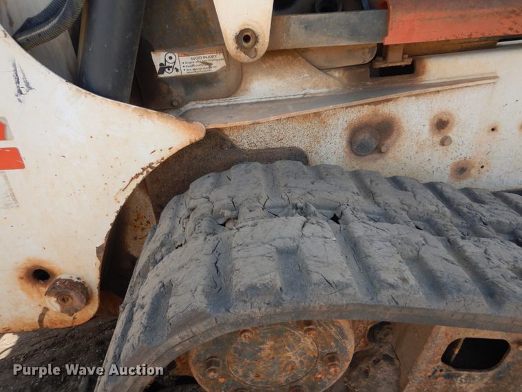 image for item GB9892 2005 Bobcat T300  tracked skid steer loader