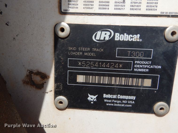 image for item GB9892 2005 Bobcat T300  tracked skid steer loader