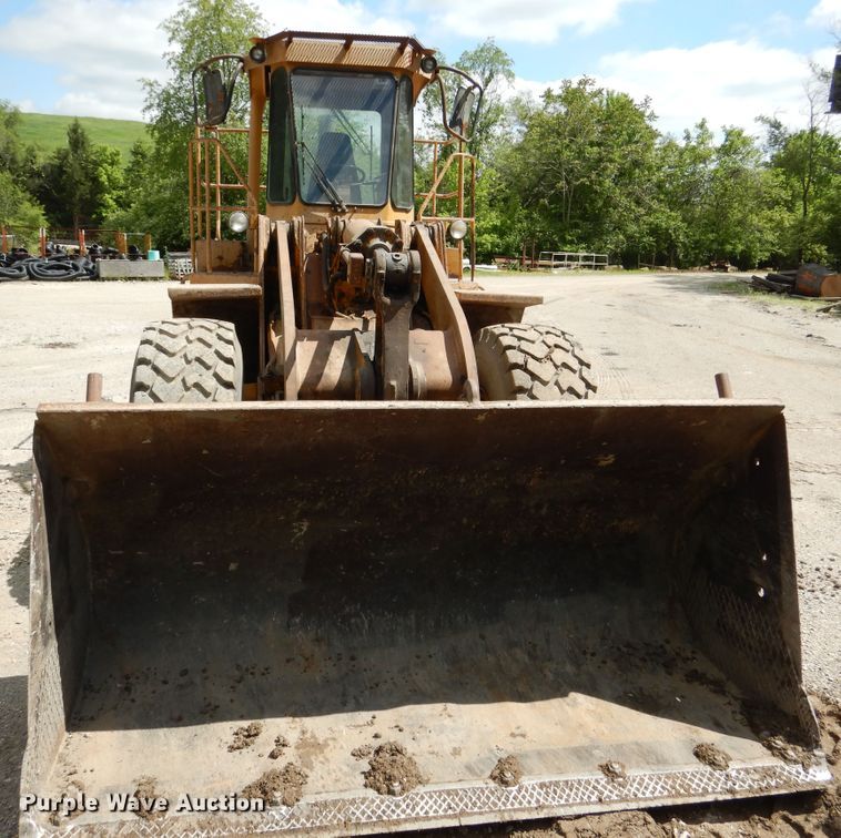 image for item GL9727 1984 Caterpillar 966D  wheel loader