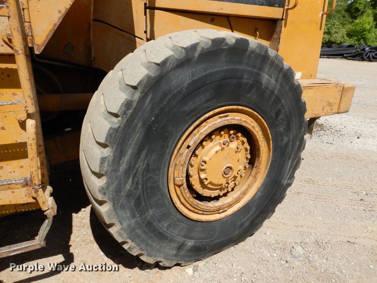 image for item GL9727 1984 Caterpillar 966D  wheel loader