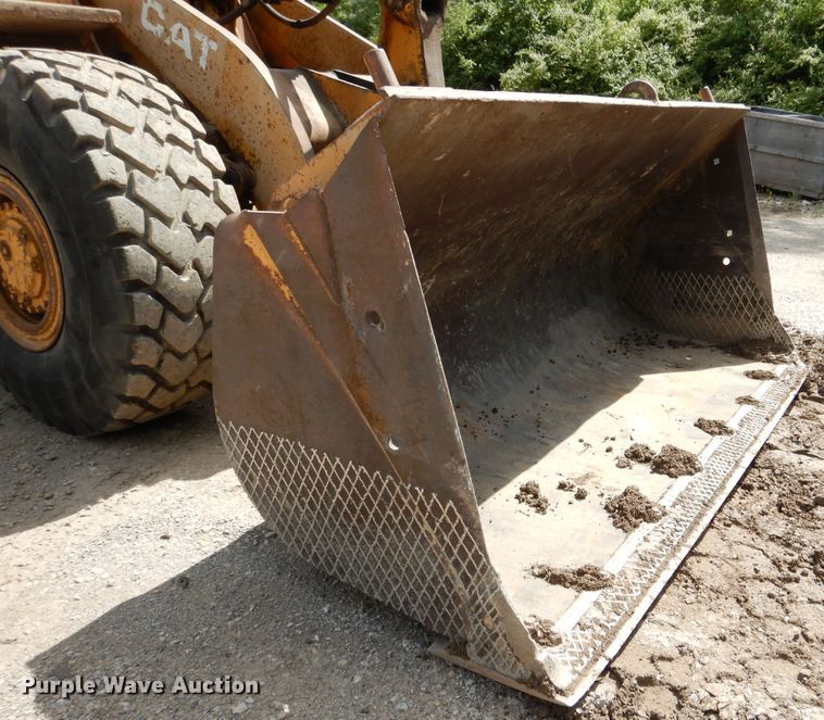 image for item GL9727 1984 Caterpillar 966D  wheel loader