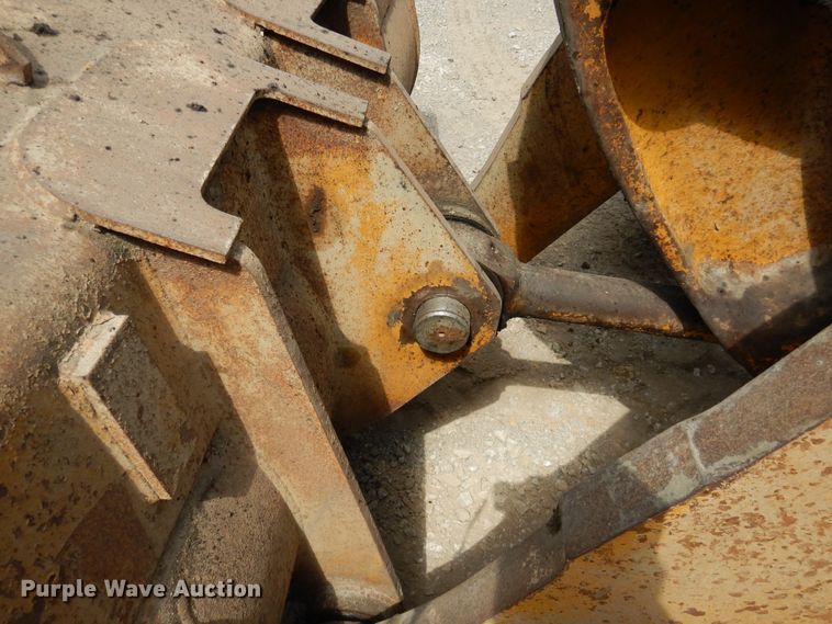 image for item GL9727 1984 Caterpillar 966D  wheel loader