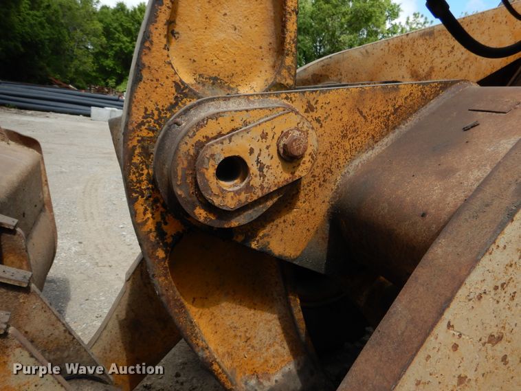 image for item GL9727 1984 Caterpillar 966D  wheel loader