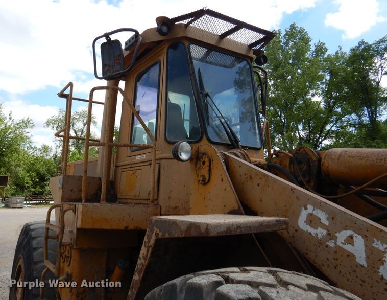 image for item GL9727 1984 Caterpillar 966D  wheel loader