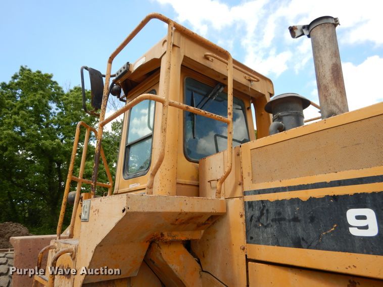 image for item GL9727 1984 Caterpillar 966D  wheel loader