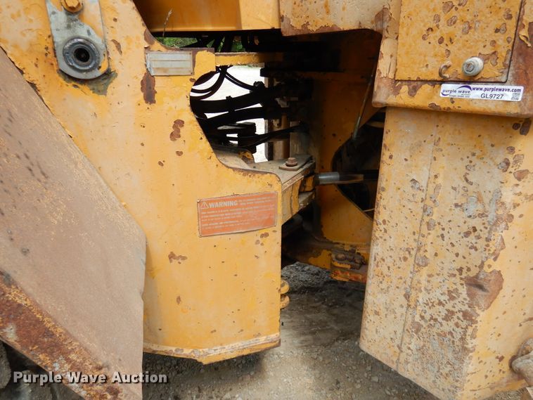 image for item GL9727 1984 Caterpillar 966D  wheel loader