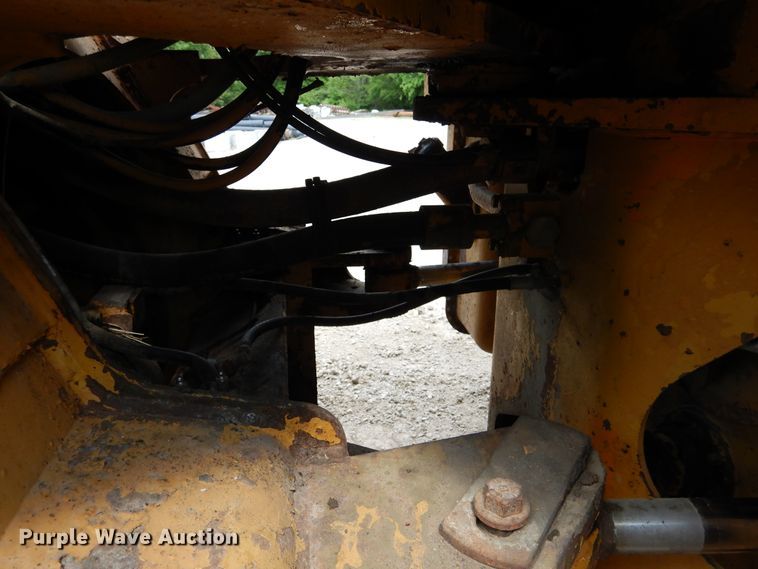 image for item GL9727 1984 Caterpillar 966D  wheel loader