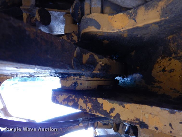 image for item GL9727 1984 Caterpillar 966D  wheel loader