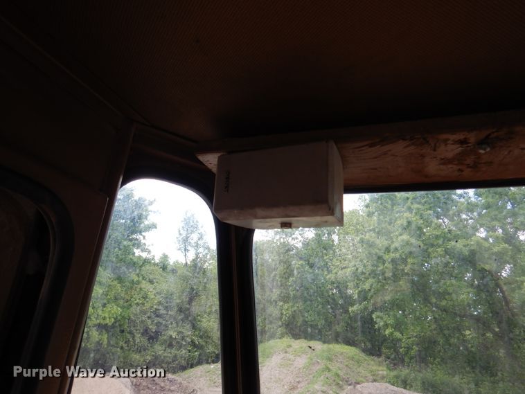 image for item GL9727 1984 Caterpillar 966D  wheel loader