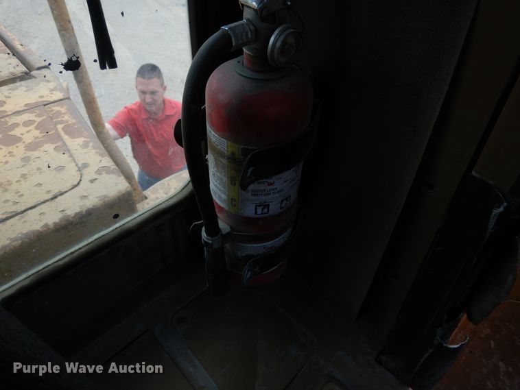 image for item GL9727 1984 Caterpillar 966D  wheel loader