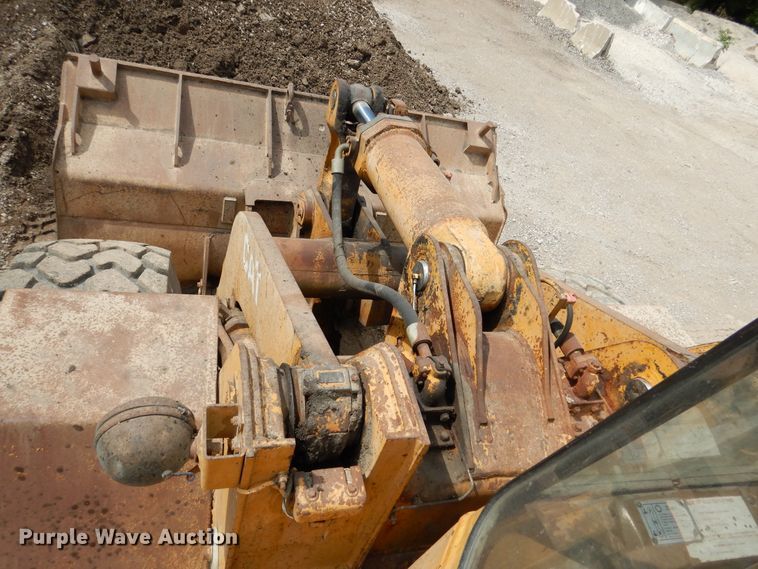 image for item GL9727 1984 Caterpillar 966D  wheel loader