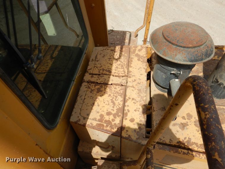 image for item GL9727 1984 Caterpillar 966D  wheel loader