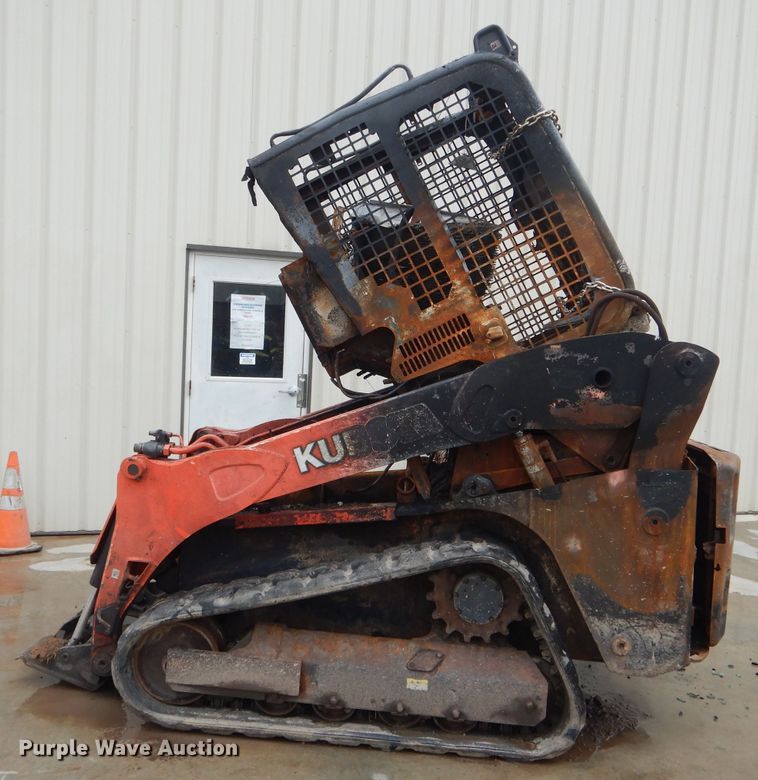 image for item GO9656 Kubota SVL75  tracked skid steer loader