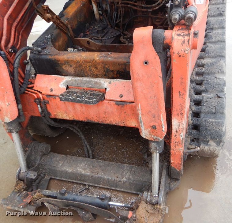 image for item GO9656 Kubota SVL75  tracked skid steer loader