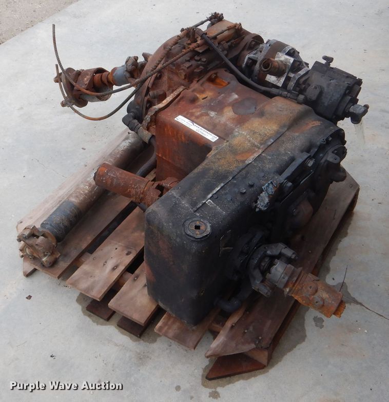 image for item GO9657 Clark 13.1MHR284172 transmission