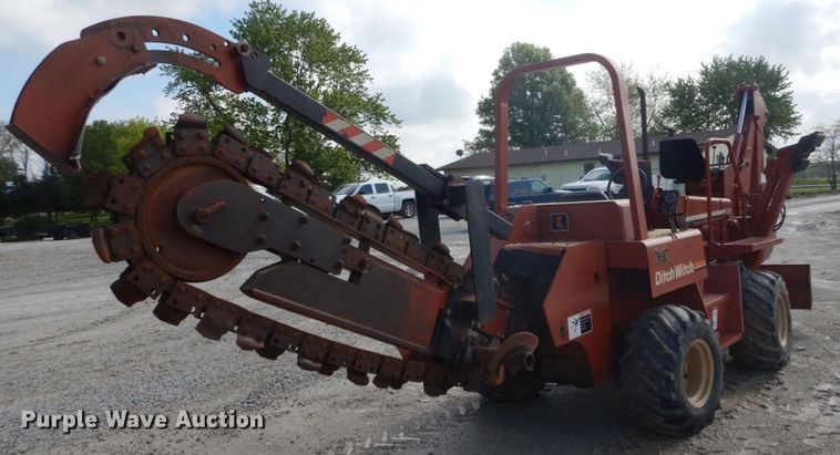image for item GU9982 1996 Ditch Witch 5110  trencher