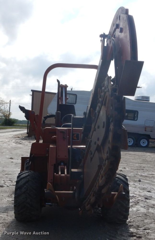 image for item GU9982 1996 Ditch Witch 5110  trencher