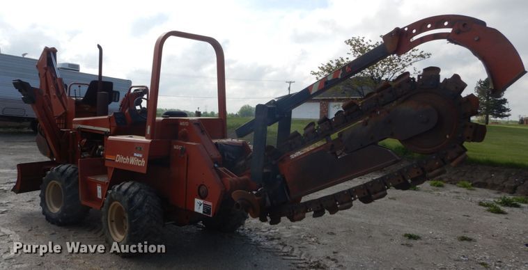 image for item GU9982 1996 Ditch Witch 5110  trencher