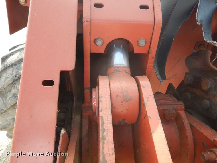 image for item GU9982 1996 Ditch Witch 5110  trencher