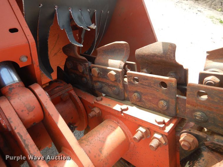 image for item GU9982 1996 Ditch Witch 5110  trencher